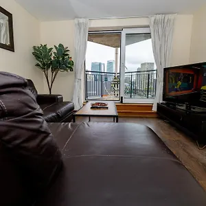 Two Bed Near Canary Wharf Appartement Londres